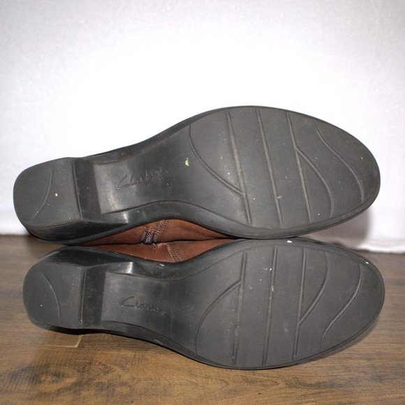 Clark's women's brown ankle booties, size 11M - Picture 4 of 8